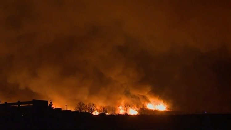 Windstorm fuels vicious wildfires in Colorado