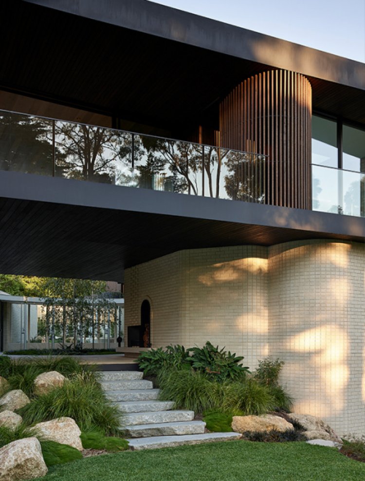 An Impressive Multigenerational Home That Blurs Indoor + Outdoor Living