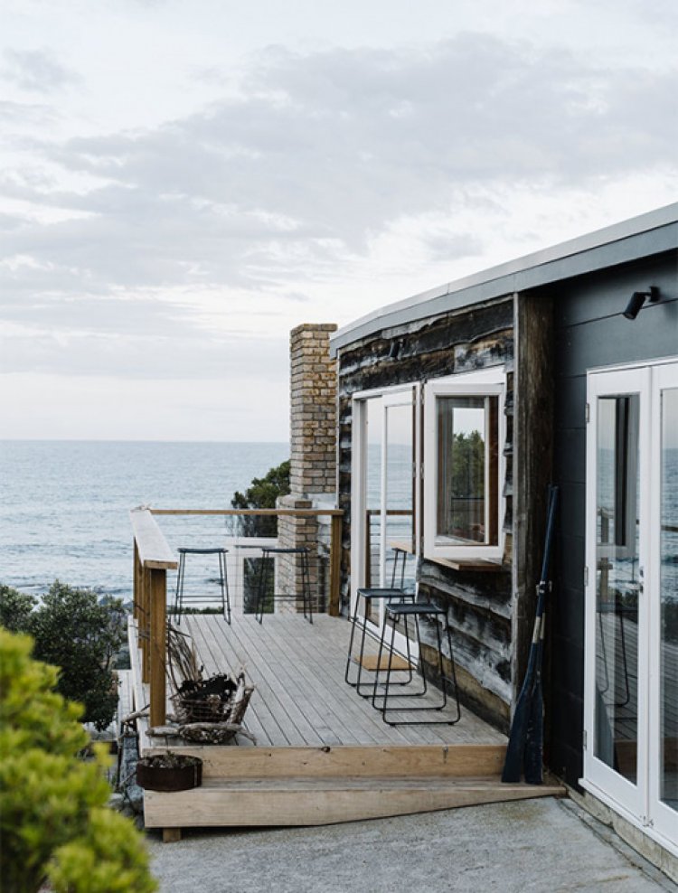 A Charming Beach Shack On The Edge Of The Tasman Sea